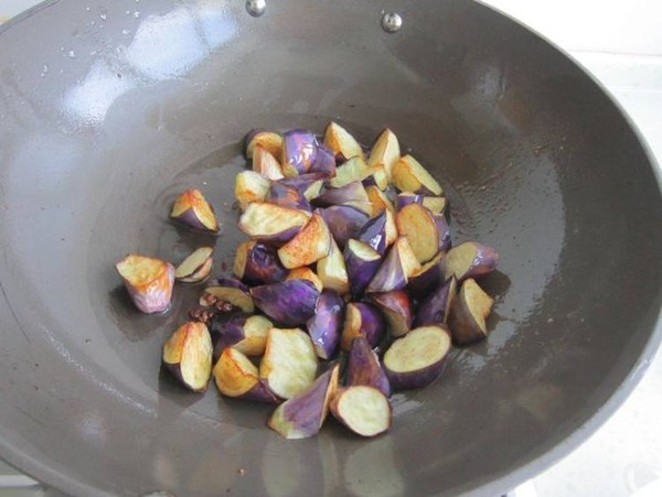 馕炒茄子的做法-家常味炒菜譜