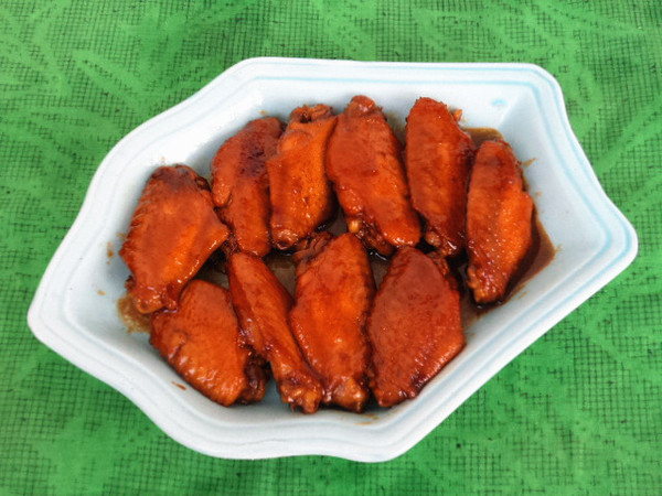 京醬雞翅中的做法-醬香味燒菜譜-易網(wǎng)健康養(yǎng)生網(wǎng) 京醬雞翅中的做法-醬香味燒菜譜