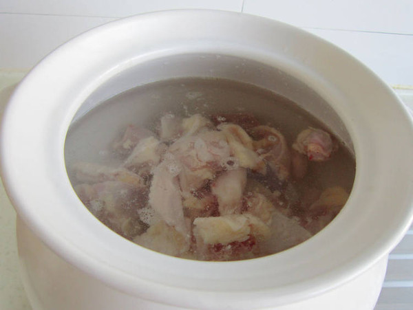 山藥木耳燉雞的做法-家常味燉菜譜