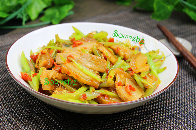 莧菜梗炒肉的做法-香辣味炒菜譜-易網健康養生網 莧菜梗炒肉的做法-香辣味炒菜譜