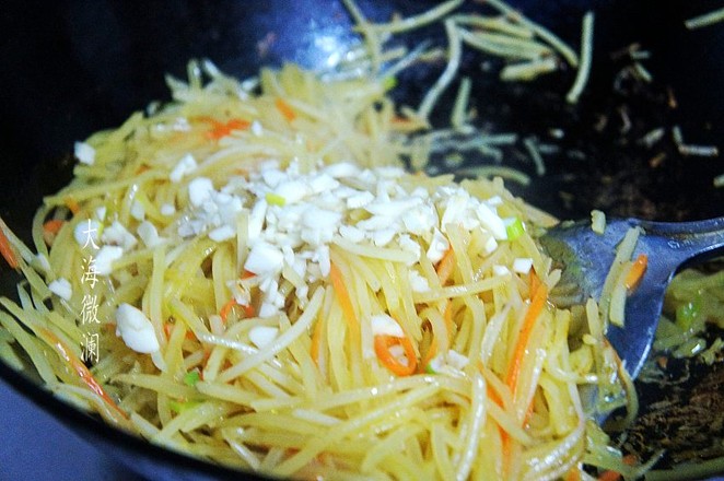 素炒土豆絲的做法-家常味炒菜譜-易網健康養生網 素炒土豆絲的做法-家常味炒菜譜