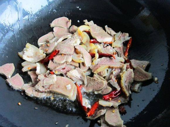 爆炒牛頭肉的做法-家常味炒菜譜-易網(wǎng)健康養(yǎng)生網(wǎng) 爆炒牛頭肉的做法-家常味炒菜譜