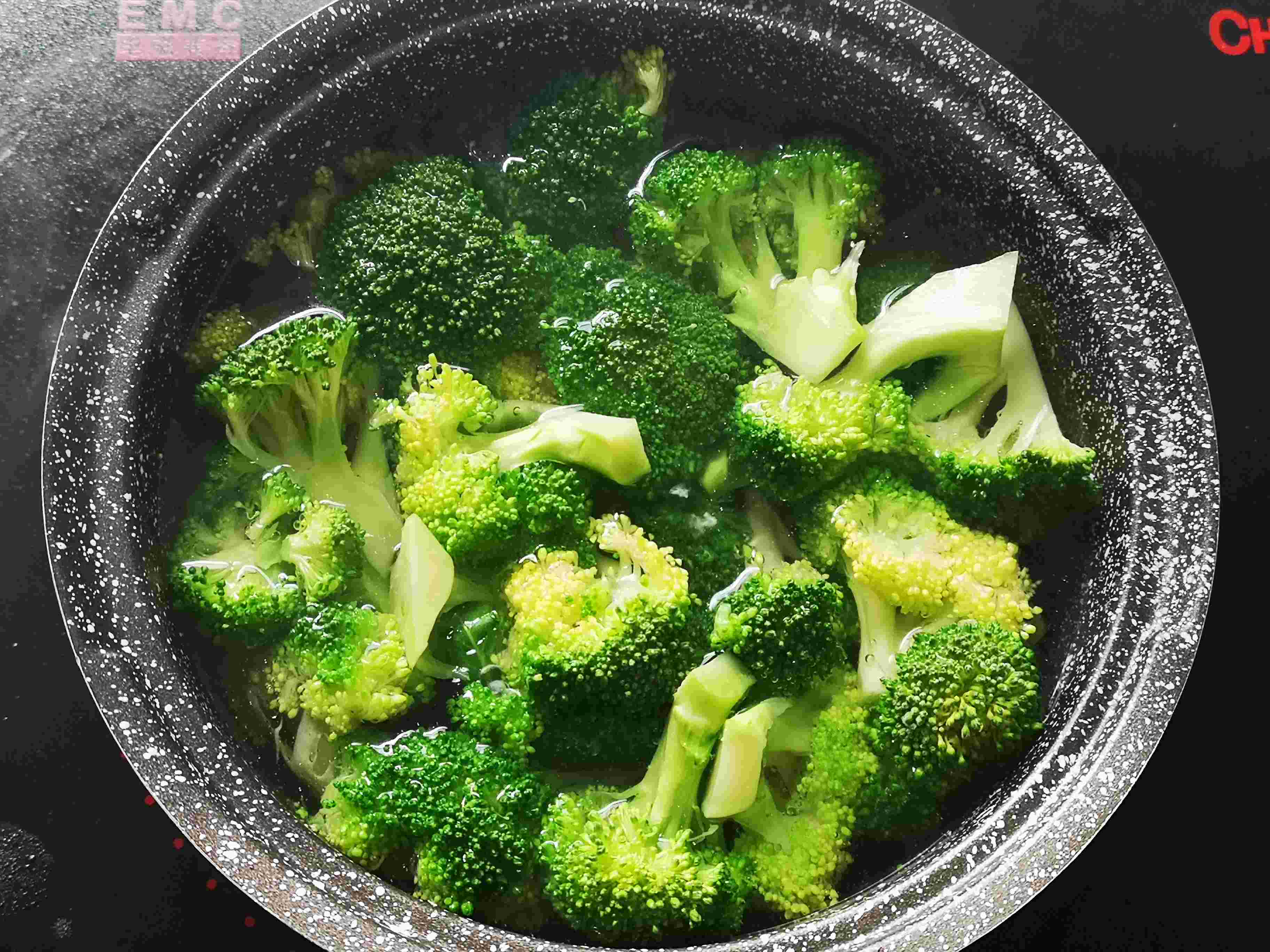 美味不發胖，蝦仁西藍花的做法-咸鮮味炒菜譜
