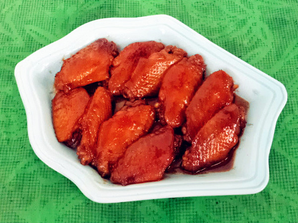 京醬雞翅中的做法-醬香味燒菜譜-易網(wǎng)健康養(yǎng)生網(wǎng) 京醬雞翅中的做法-醬香味燒菜譜