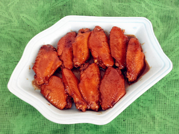 京醬雞翅中的做法-醬香味燒菜譜-易網(wǎng)健康養(yǎng)生網(wǎng) 京醬雞翅中的做法-醬香味燒菜譜