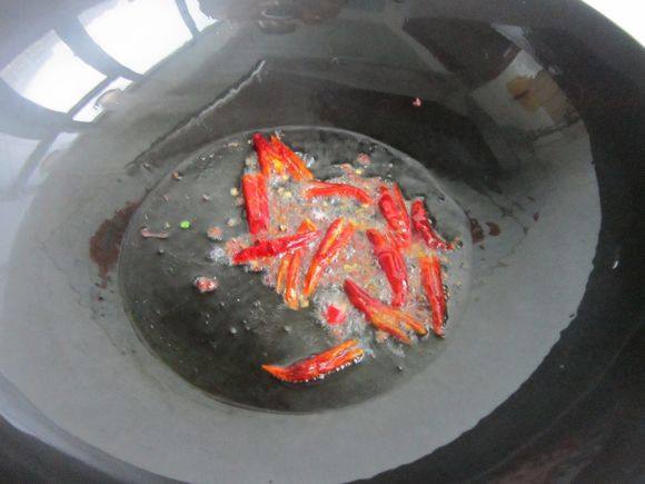 爆炒牛頭肉的做法-家常味炒菜譜-易網(wǎng)健康養(yǎng)生網(wǎng) 爆炒牛頭肉的做法-家常味炒菜譜