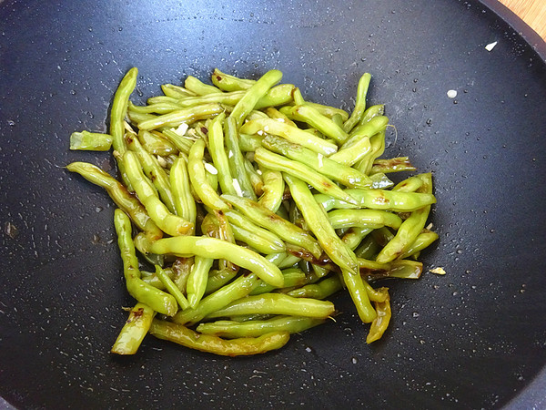 蒜香豆角的做法-蒜香味炒菜譜-易網(wǎng)健康養(yǎng)生網(wǎng) 蒜香豆角的做法-蒜香味炒菜譜
