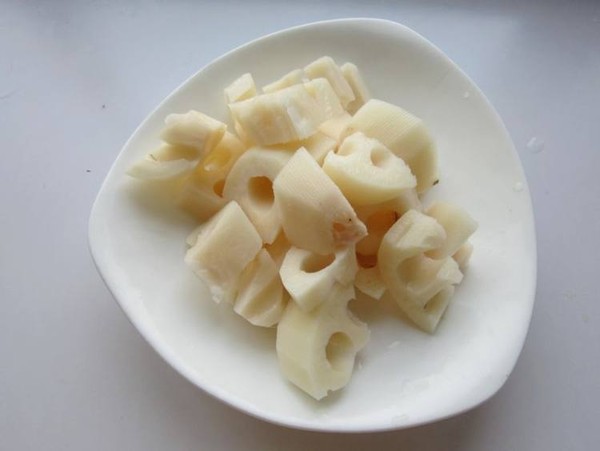 蓮藕肉煲的做法-家常味燉菜譜-易網(wǎng)健康養(yǎng)生網(wǎng) 蓮藕肉煲的做法-家常味燉菜譜