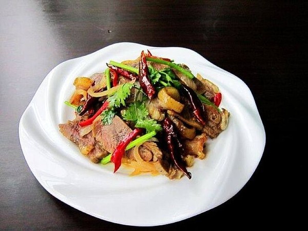 爆炒牛頭肉的做法-家常味炒菜譜-易網(wǎng)健康養(yǎng)生網(wǎng) 爆炒牛頭肉的做法-家常味炒菜譜
