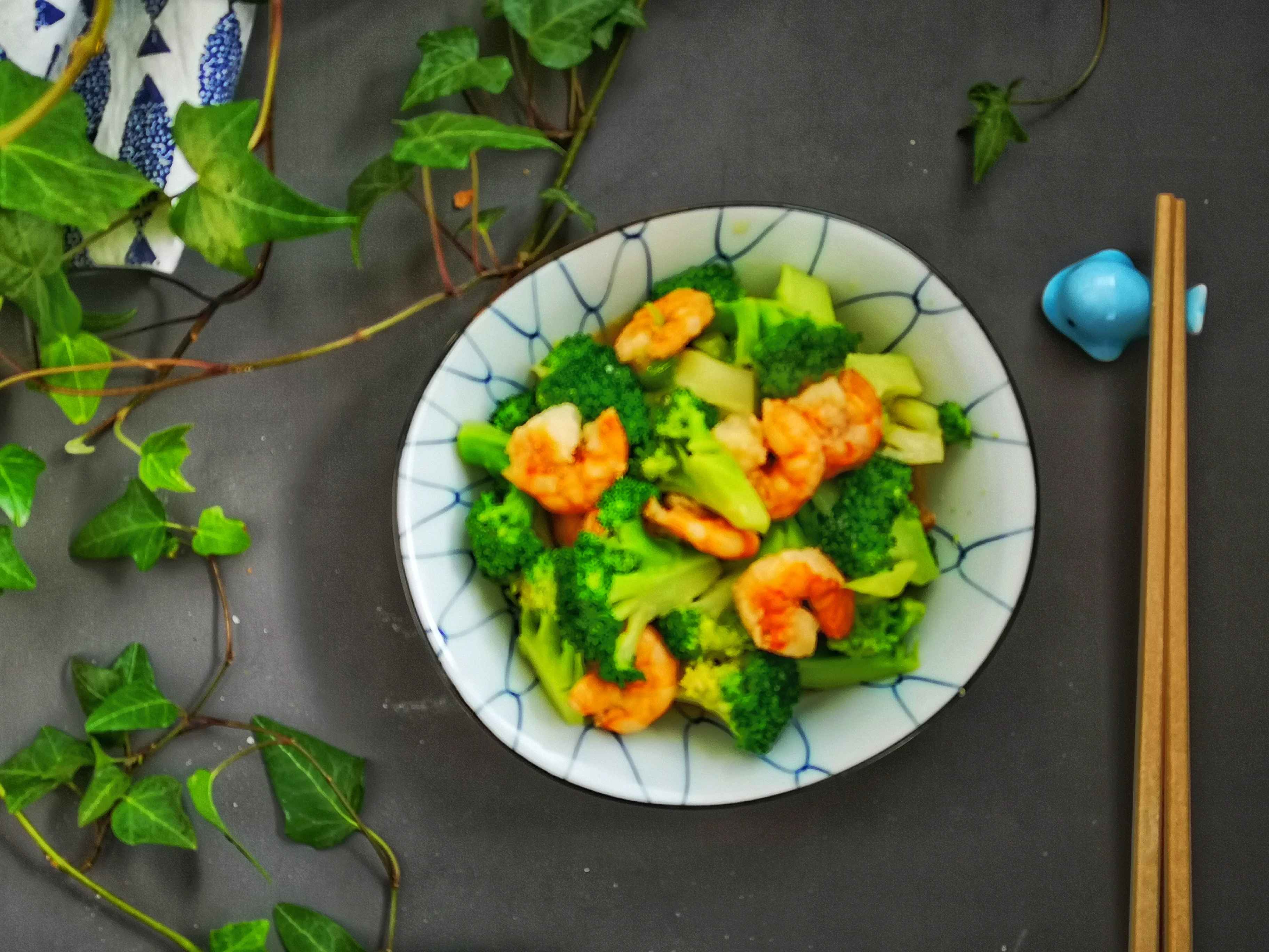 美味不發胖,蝦仁西藍花的做法-咸鮮味炒菜譜-易網健康養生網 美味不發胖,蝦仁西藍花的做法-咸鮮味炒菜譜