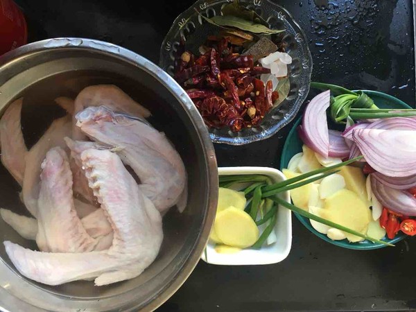 鹵鴨翅的做法-香辣味鹵菜譜
