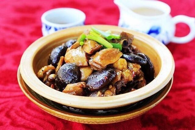 墨魚干燒雞的做法-家常味燒菜譜-易網健康養生網 墨魚干燒雞的做法-家常味燒菜譜
