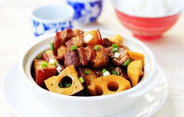 蓮藕肉煲的做法-家常味燉菜譜-易網(wǎng)健康養(yǎng)生網(wǎng) 蓮藕肉煲的做法-家常味燉菜譜