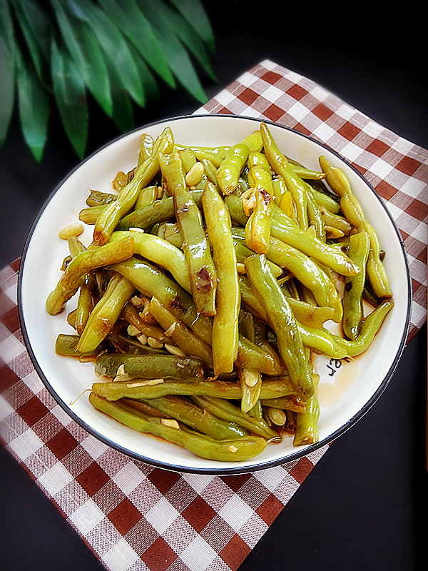 蒜香豆角的做法-蒜香味炒菜譜-易網(wǎng)健康養(yǎng)生網(wǎng) 蒜香豆角的做法-蒜香味炒菜譜