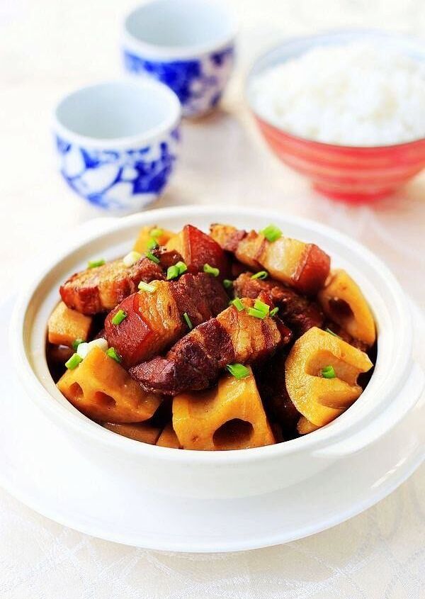 蓮藕肉煲的做法-家常味燉菜譜-易網(wǎng)健康養(yǎng)生網(wǎng) 蓮藕肉煲的做法-家常味燉菜譜