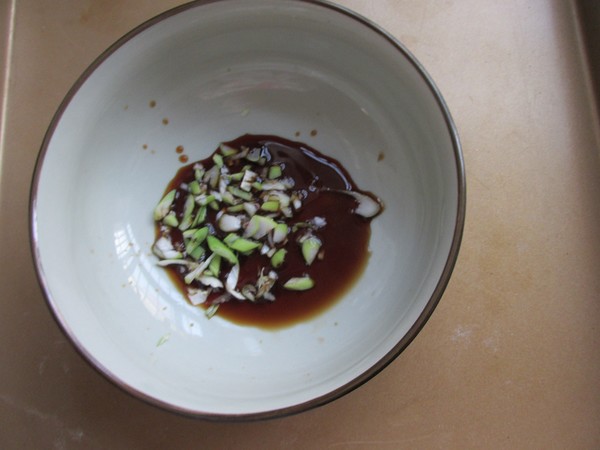 香菇餛飩的做法-酸辣味煮菜譜-易網(wǎng)健康養(yǎng)生網(wǎng) 香菇餛飩的做法-酸辣味煮菜譜