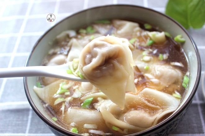 香菇餛飩的做法-酸辣味煮菜譜-易網(wǎng)健康養(yǎng)生網(wǎng) 香菇餛飩的做法-酸辣味煮菜譜