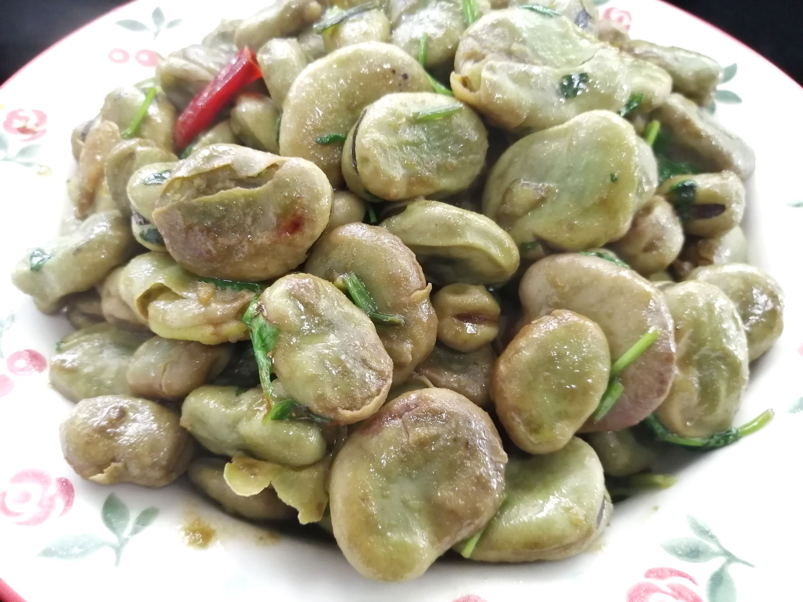 干煸蠶豆的做法-家常味炒菜譜-易網(wǎng)健康養(yǎng)生網(wǎng) 干煸蠶豆的做法-家常味炒菜譜