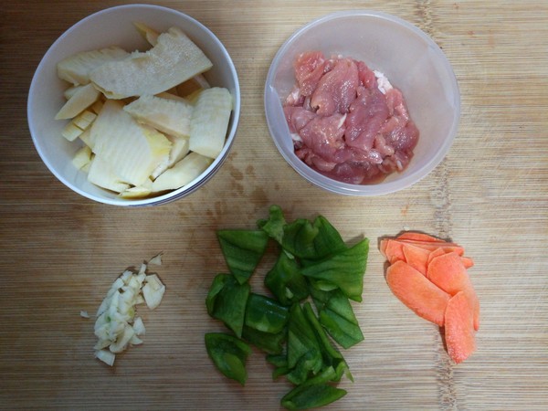 冬筍炒肉的做法-家常味炒菜譜-易網<a href=http://m.aoa7937.com/ target=_blank class=infotextkey>健康養生</a>網 冬筍炒肉的做法-家常味炒菜譜