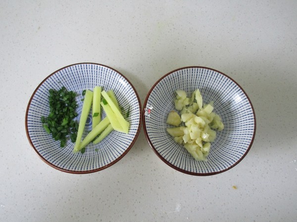 梭子蟹炒年糕的做法-咸鮮味炒菜譜-易網健康養生網 梭子蟹炒年糕的做法-咸鮮味炒菜譜