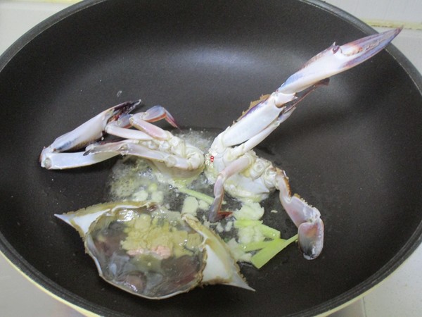 梭子蟹炒年糕的做法-咸鮮味炒菜譜-易網健康養生網 梭子蟹炒年糕的做法-咸鮮味炒菜譜