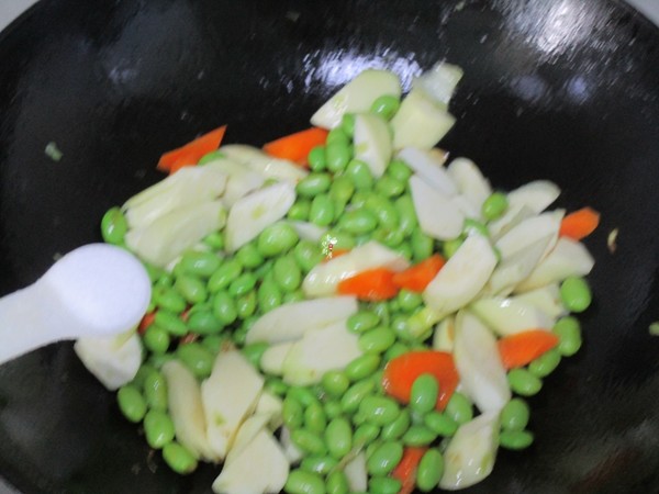 茭白炒毛豆子的做法-咸鮮味燒菜譜