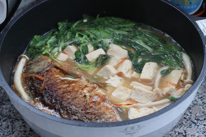 鯽魚豆腐湯的做法-咸鮮味煮菜譜-易網健康養生網 鯽魚豆腐湯的做法-咸鮮味煮菜譜