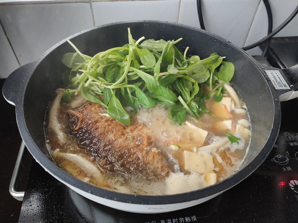 鯽魚豆腐湯的做法-咸鮮味煮菜譜-易網健康養生網 鯽魚豆腐湯的做法-咸鮮味煮菜譜