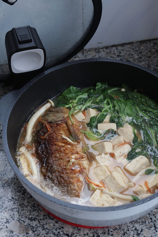 鯽魚豆腐湯的做法-咸鮮味煮菜譜-易網健康養生網 鯽魚豆腐湯的做法-咸鮮味煮菜譜
