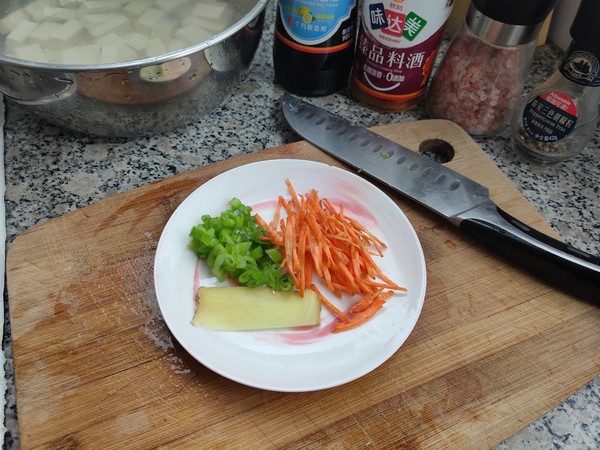 鯽魚豆腐湯的做法-咸鮮味煮菜譜-易網健康養生網 鯽魚豆腐湯的做法-咸鮮味煮菜譜