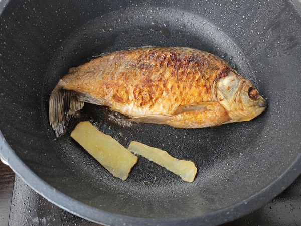 鯽魚豆腐湯的做法-咸鮮味煮菜譜-易網健康養生網 鯽魚豆腐湯的做法-咸鮮味煮菜譜