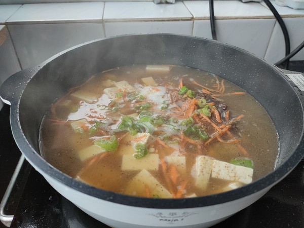 鯽魚豆腐湯的做法-咸鮮味煮菜譜-易網健康養生網 鯽魚豆腐湯的做法-咸鮮味煮菜譜