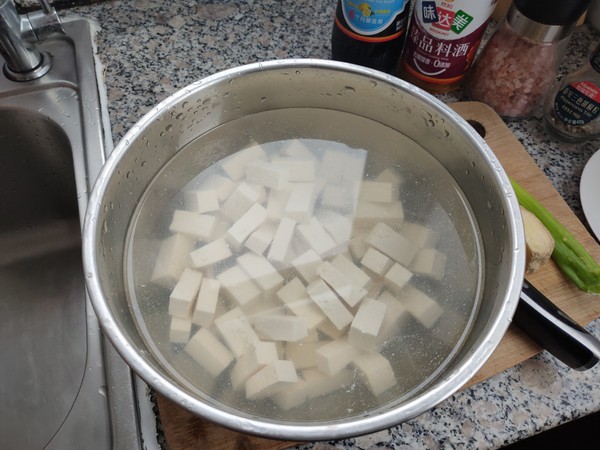 鯽魚豆腐湯的做法-咸鮮味煮菜譜-易網健康養生網 鯽魚豆腐湯的做法-咸鮮味煮菜譜