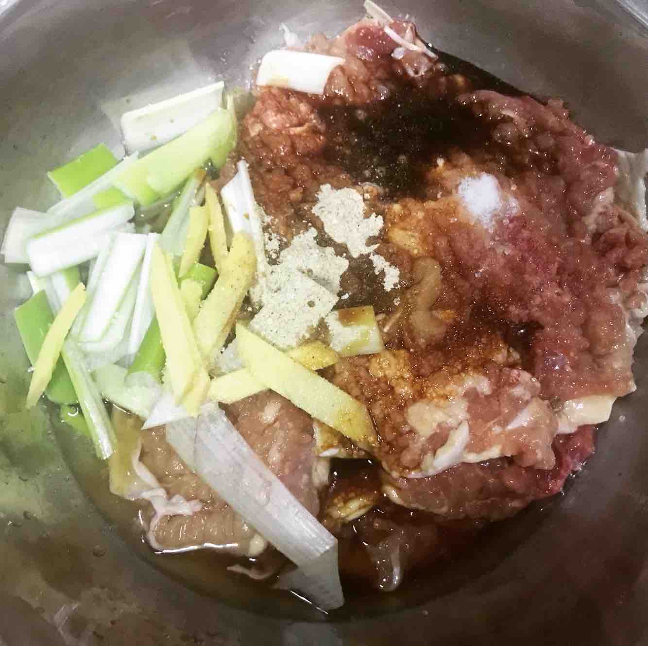 松花雞腿卷的做法-咸鮮味蒸菜譜-易網(wǎng)健康養(yǎng)生網(wǎng) 松花雞腿卷的做法-咸鮮味蒸菜譜