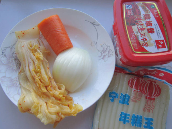 辣炒年糕的做法-酸甜味炒菜譜-易網<a href=http://m.aoa7937.com/ target=_blank class=infotextkey>健康養生</a>網 辣炒年糕的做法-酸甜味炒菜譜