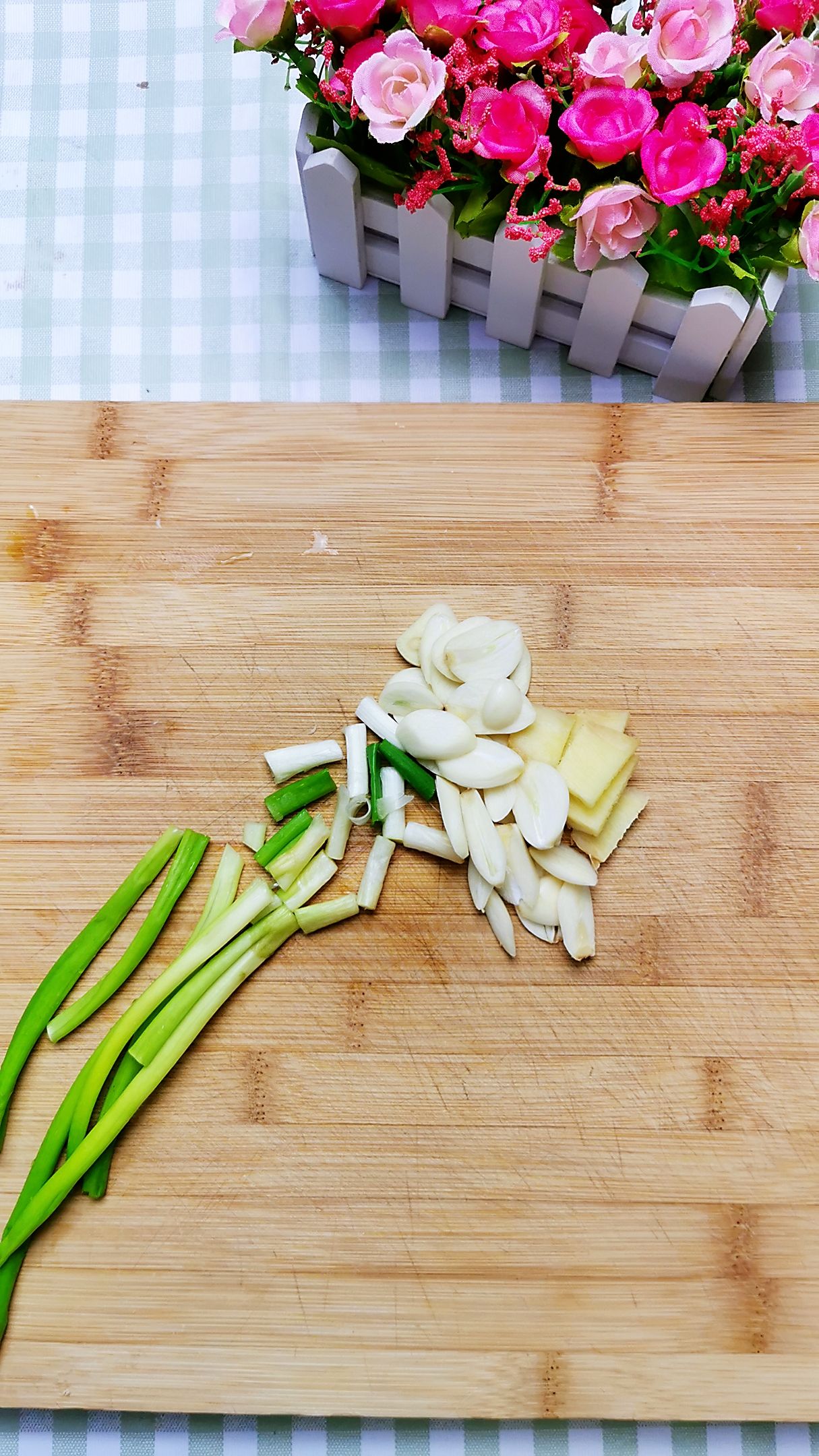 油菜炒粉絲的做法-咸鮮味炒菜譜-易網(wǎng)健康養(yǎng)生網(wǎng) 油菜炒粉絲的做法-咸鮮味炒菜譜