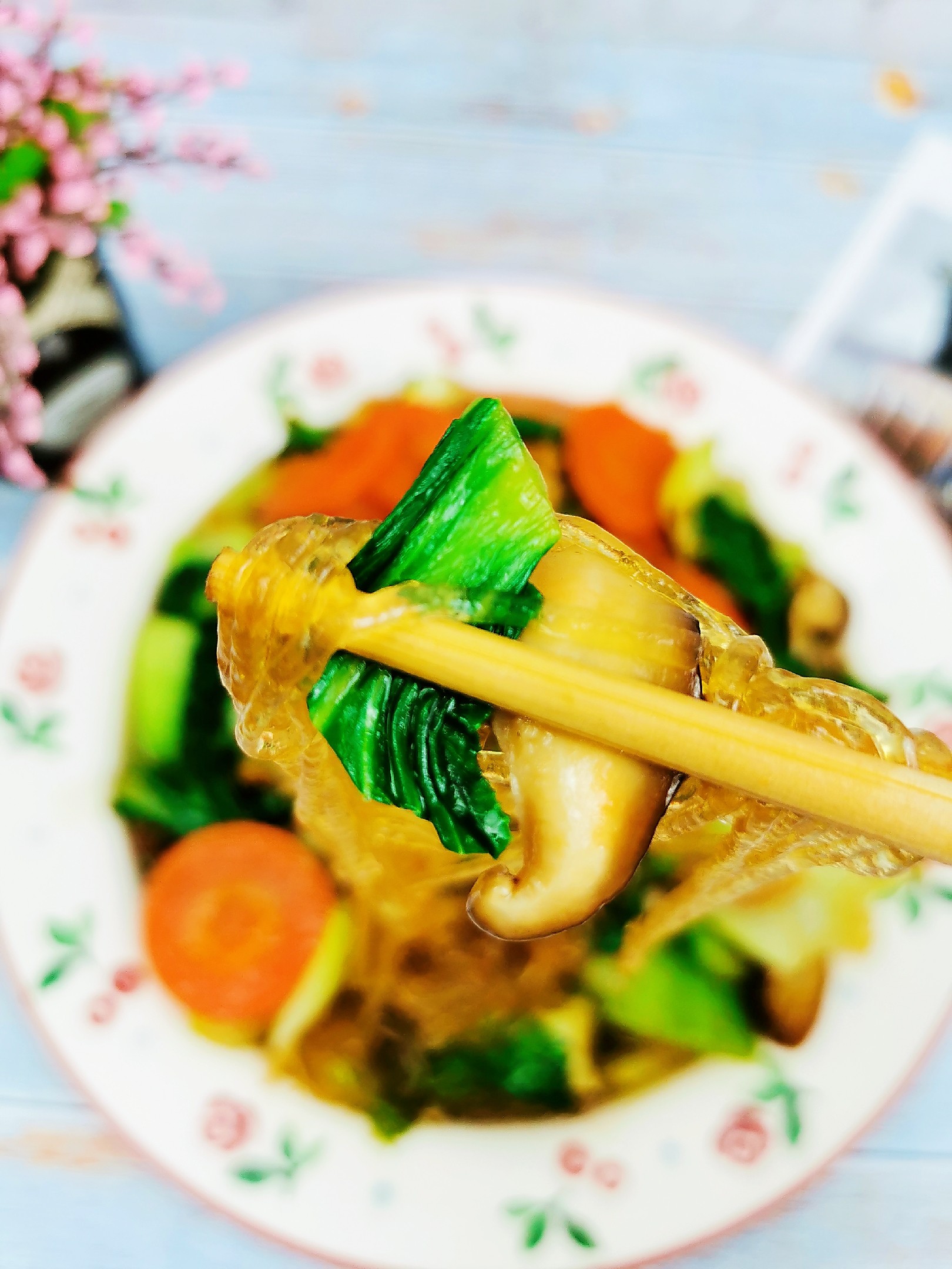 油菜炒粉絲的做法-咸鮮味炒菜譜-易網(wǎng)健康養(yǎng)生網(wǎng) 油菜炒粉絲的做法-咸鮮味炒菜譜