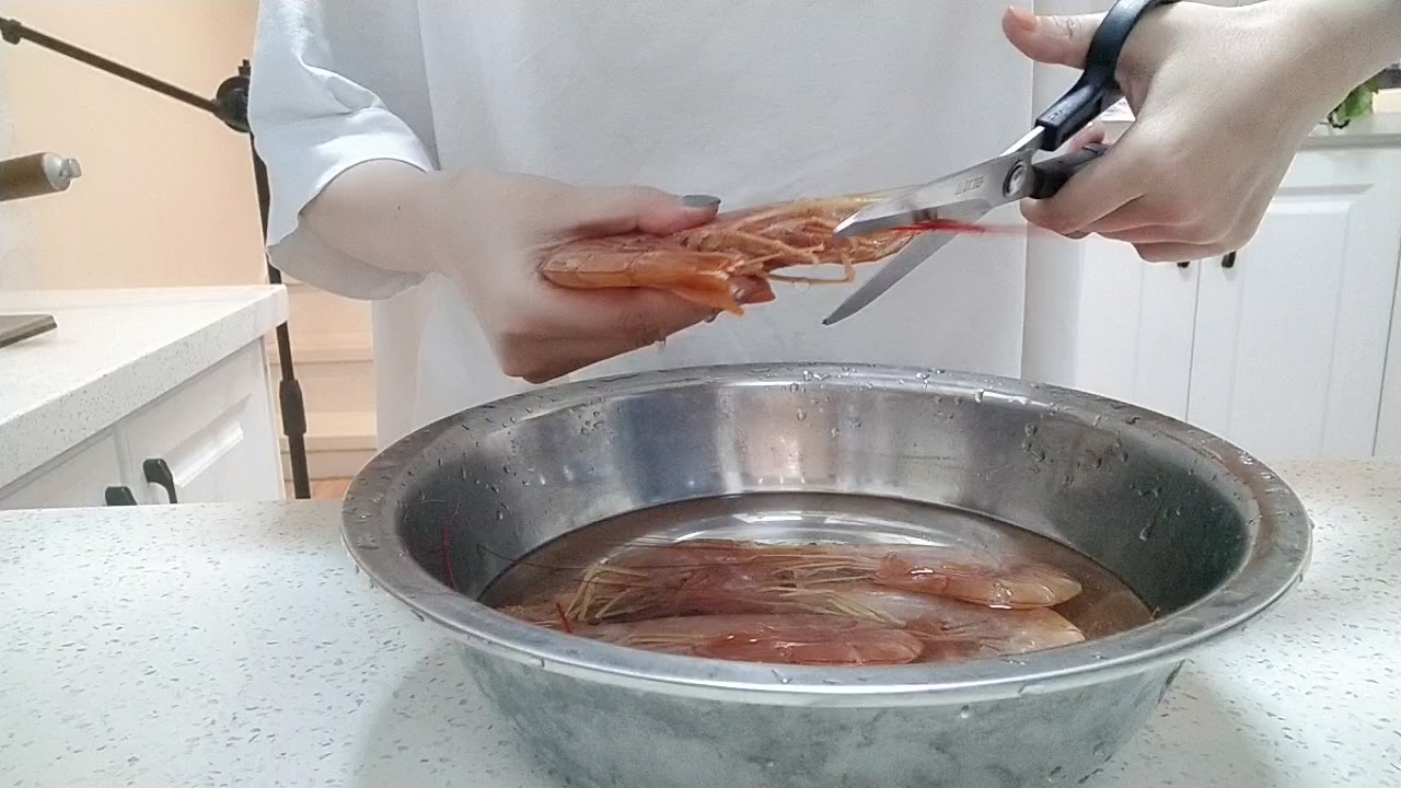 香煎阿根廷紅蝦的做法-咸鮮味煎菜譜-易網<a href=http://m.aoa7937.com/ target=_blank class=infotextkey>健康養生</a>網 香煎阿根廷紅蝦的做法-咸鮮味煎菜譜