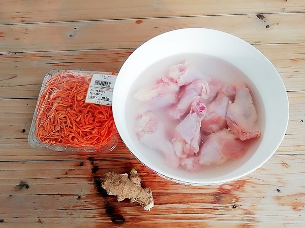蟲草花蒸雞腿的做法-家常味蒸菜譜-易網<a href=http://m.aoa7937.com/ target=_blank class=infotextkey>健康養生</a>網 蟲草花蒸雞腿的做法-家常味蒸菜譜