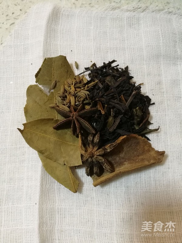 鹵蛋的做法-五香味煮菜譜-易網健康養生網 鹵蛋的做法-五香味煮菜譜