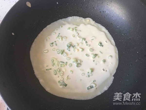 蔥花雞蛋餅的做法-蔥香味煎菜譜