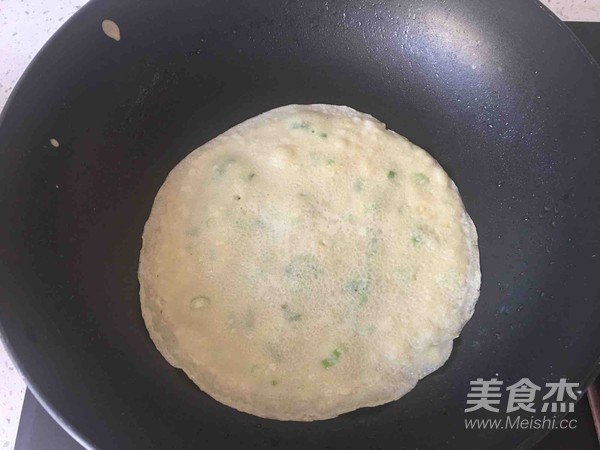 蔥花雞蛋餅的做法-蔥香味煎菜譜