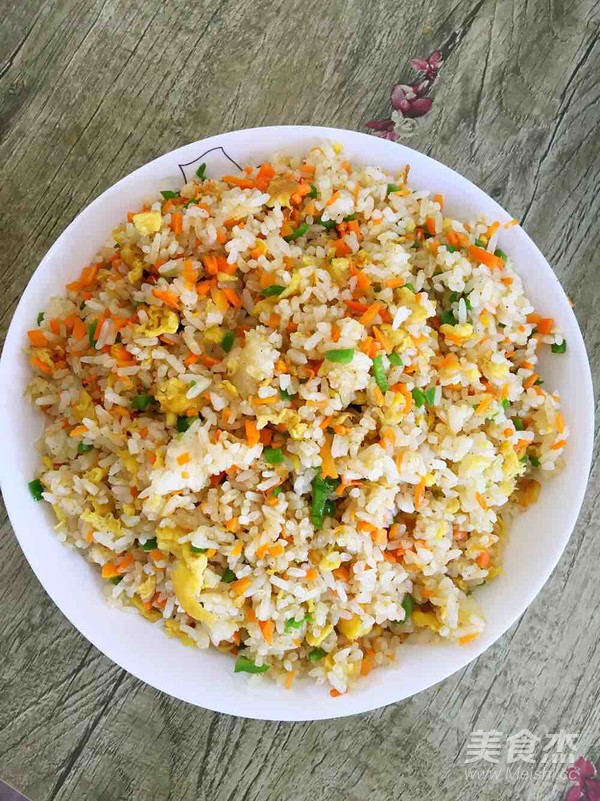 蛋炒飯家常版的做法-家常味炒菜譜-易網(wǎng)健康養(yǎng)生網(wǎng) 蛋炒飯家常版的做法-家常味炒菜譜