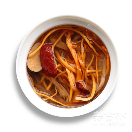 【滋補(bǔ)暖心】黃花菜蟲草花燉雞湯的做法-家常味燉菜譜-易網(wǎng)健康養(yǎng)生網(wǎng) 【滋補(bǔ)暖心】黃花菜蟲草花燉雞湯的做法-家常味燉菜譜