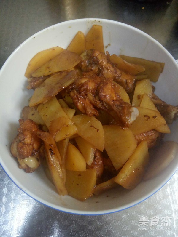 雞翅根炒土豆片的做法-家常味爆菜譜-易網健康養生網 雞翅根炒土豆片的做法-家常味爆菜譜