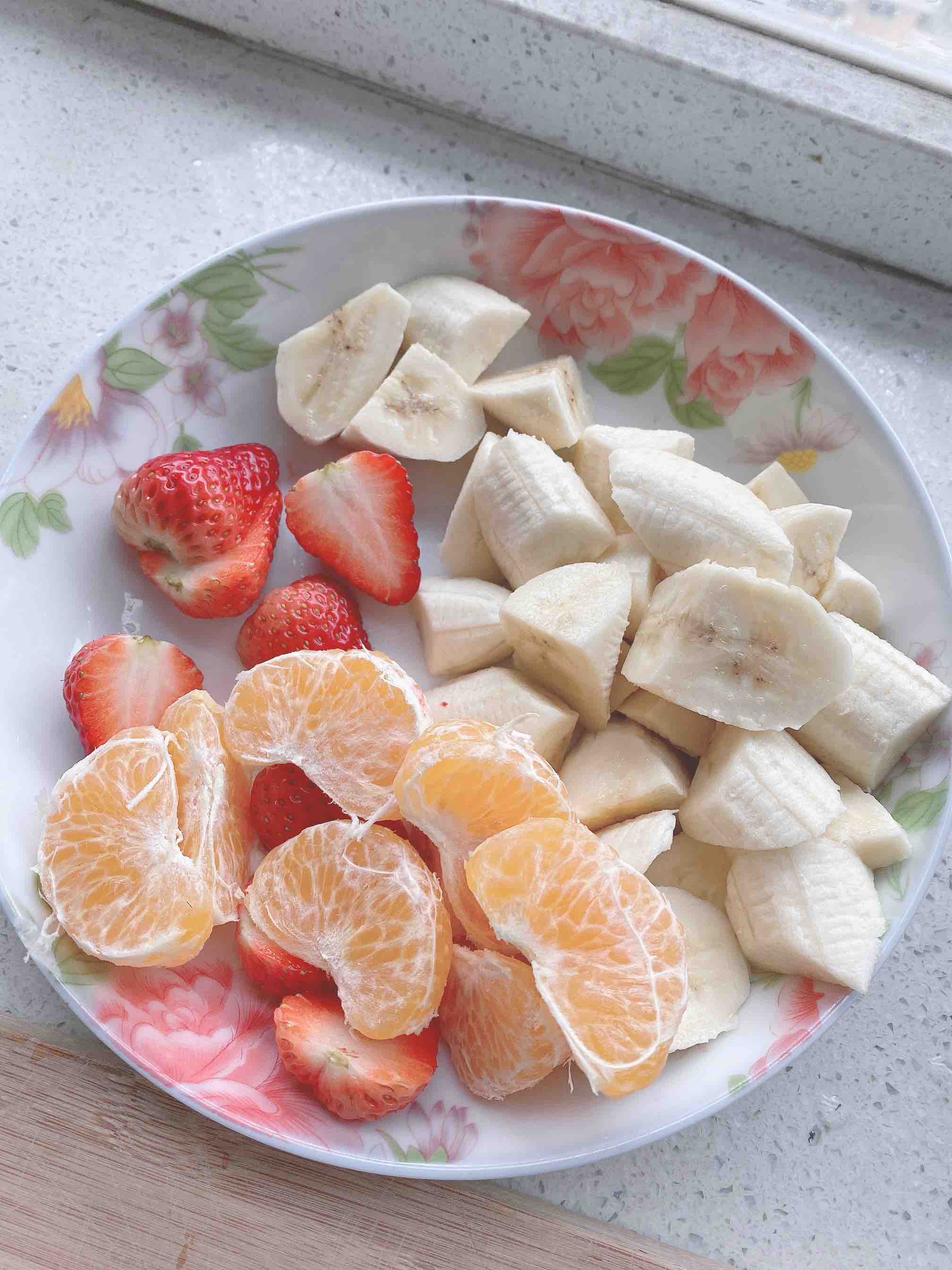 拔絲香蕉草莓的做法-甜味拔絲菜譜-易網(wǎng)<a href=http://m.aoa7937.com/ target=_blank class=infotextkey>健康養(yǎng)生</a>網(wǎng) 拔絲香蕉草莓的做法-甜味拔絲菜譜