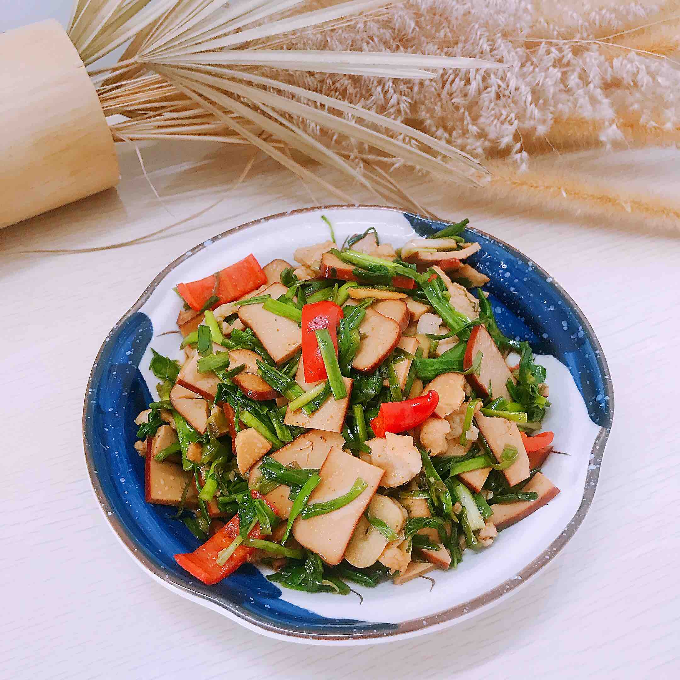 雞蛋干炒肉片的做法-咸鮮味炒菜譜-易網健康養生網 雞蛋干炒肉片的做法-咸鮮味炒菜譜