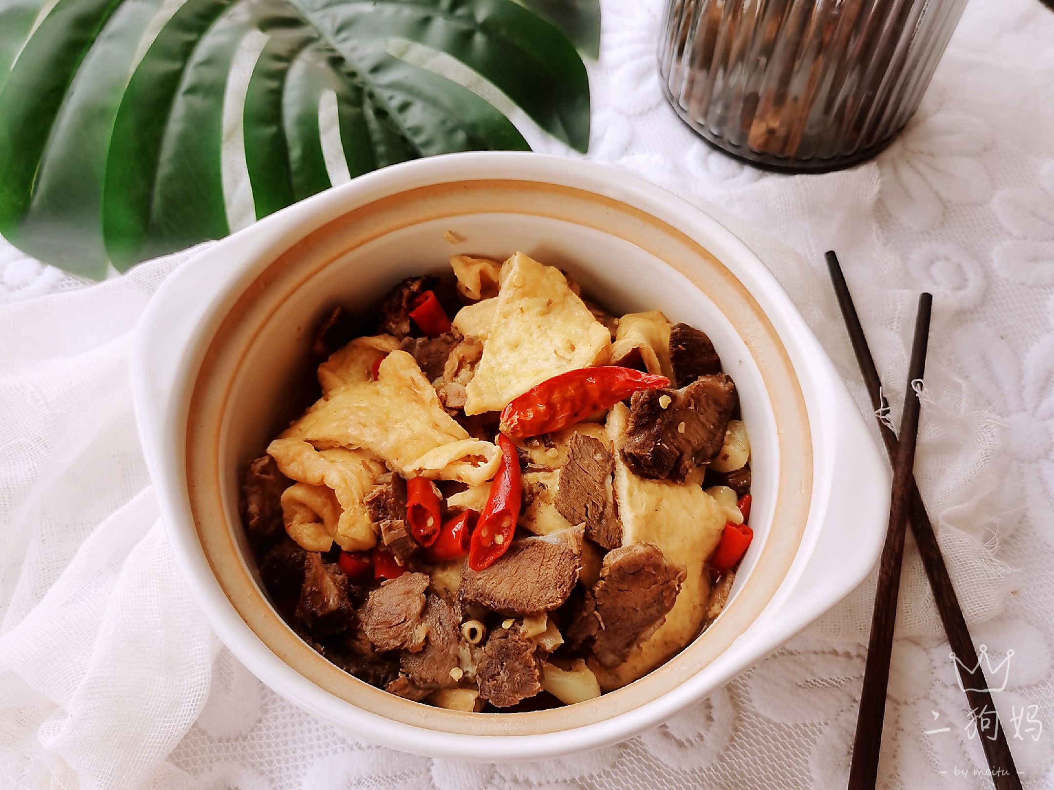 牛肉燒油豆腐的做法-家常味燒菜譜-易網健康養生網 牛肉燒油豆腐的做法-家常味燒菜譜