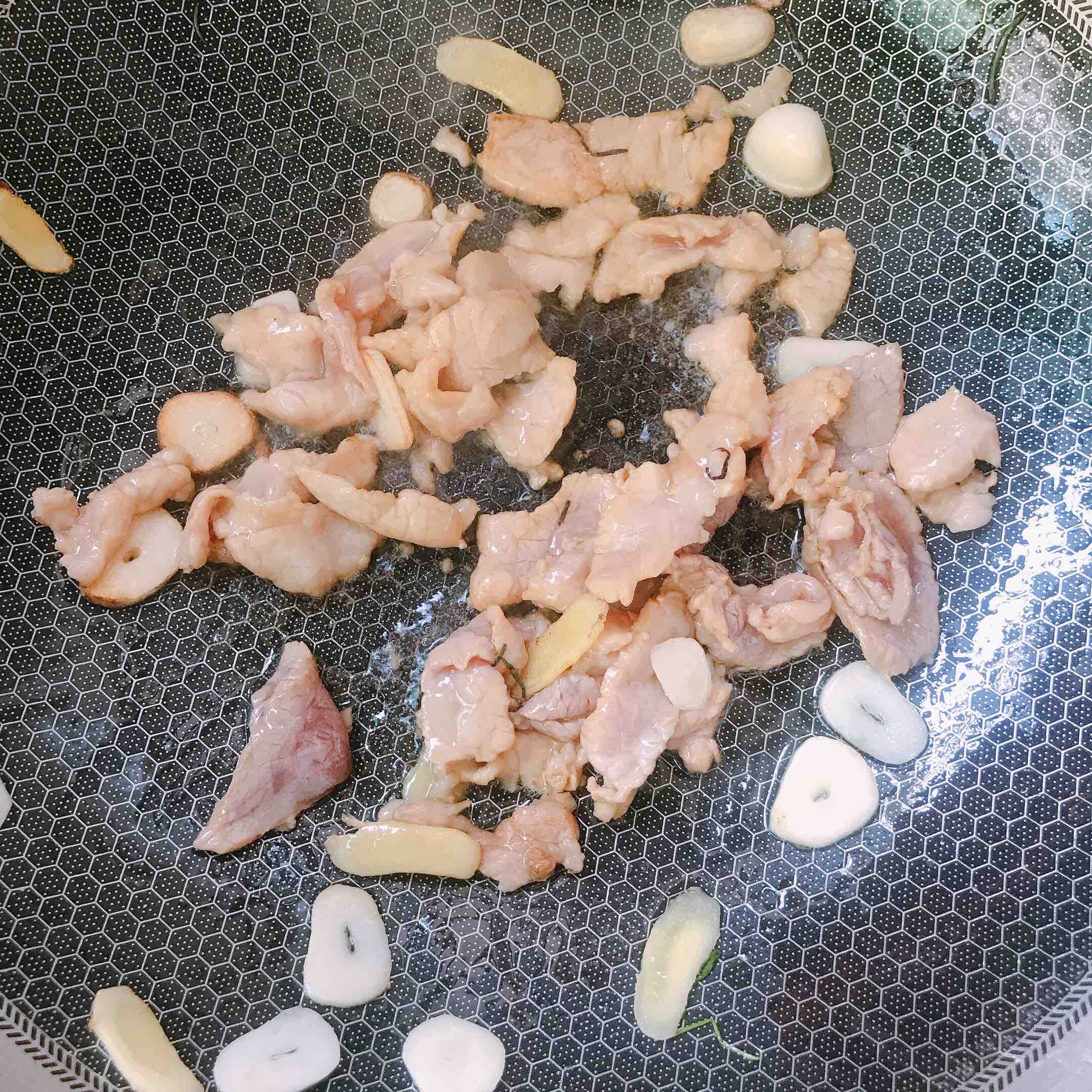 雞蛋干炒肉片的做法-咸鮮味炒菜譜