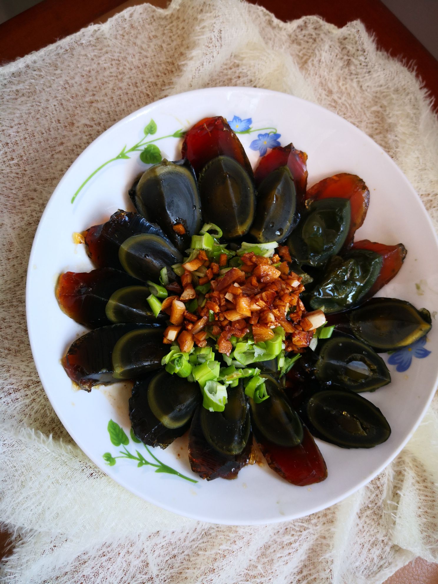 澆汁松花蛋的做法-酸甜味拌菜譜-易網健康養生網 澆汁松花蛋的做法-酸甜味拌菜譜